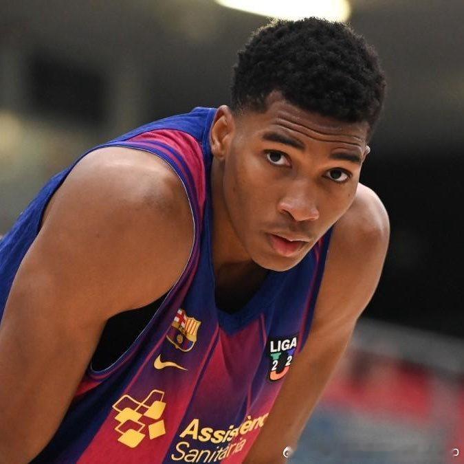 14岁Mohamed Dabone(2011-212cm-PF)对阵Adidas