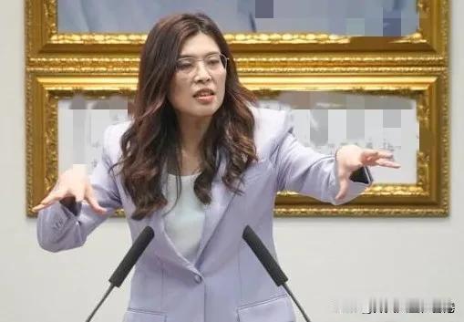 看不爽郑丽文乱提名彰化县长参选人，民众党自己也独自参选争取，蔡壁如已缴交意愿书！