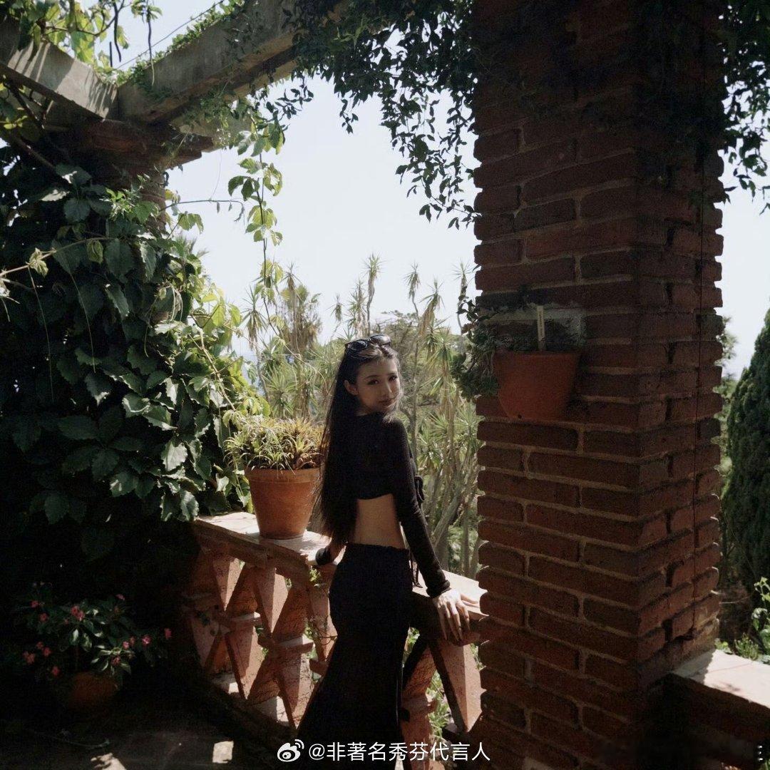 21岁小苹果身材完完全全是欧尼级别 ​​​