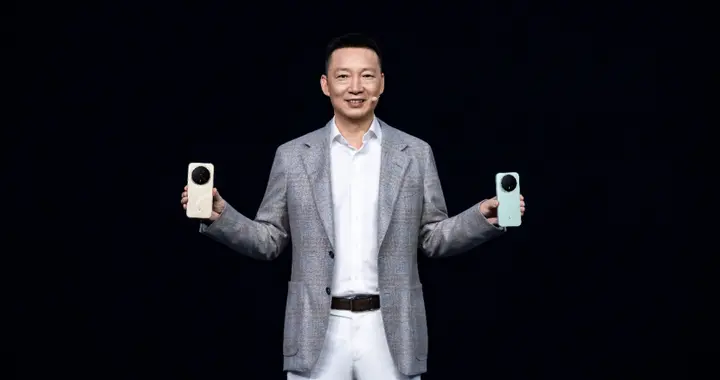 开新局见未来，荣耀发布首款自进化AI原生手机荣耀Magic8系列