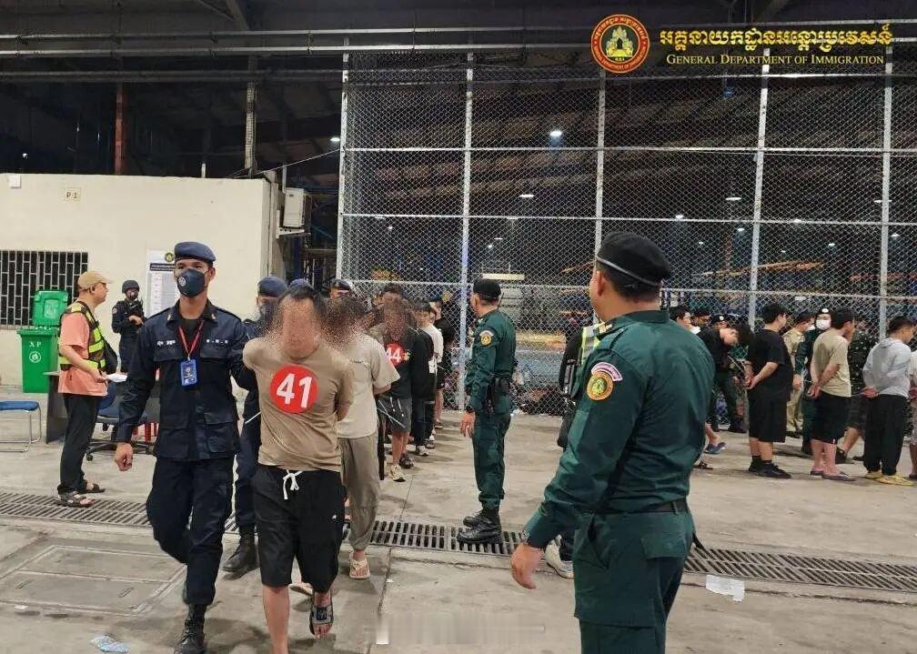 319名涉诈人员从柬埔寨遣返回国柬埔寨移民局消息，2月9日，柬埔寨移民局协同中国