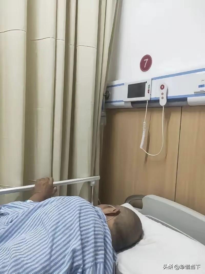 15万救哥命，赢了官司输了亲情，到底值不值？
新疆，女子见亲哥哥病重，急得团团转