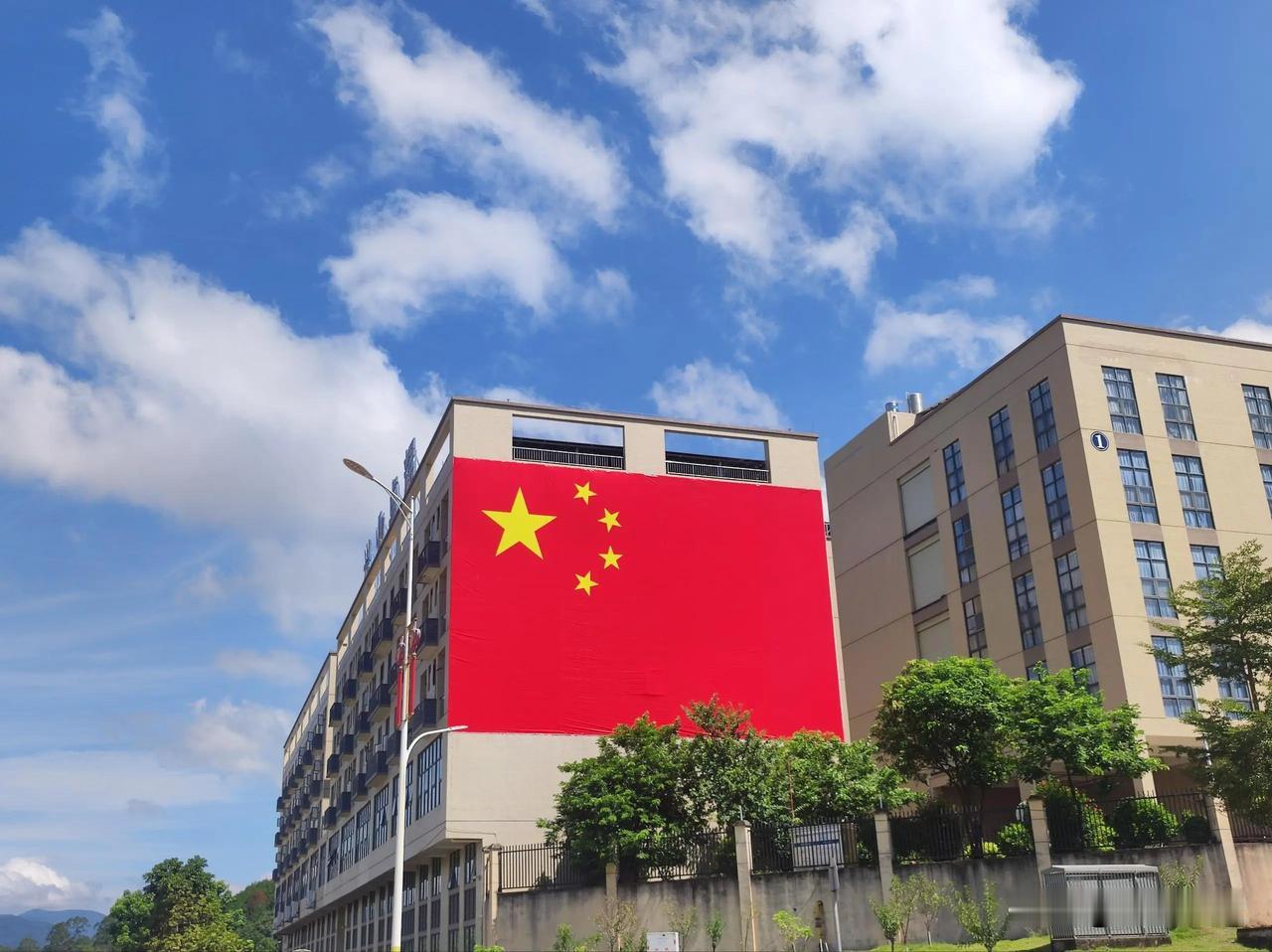 当世界局势又起波澜，很多人总爱习惯性地盯着中国：美国对伊朗狠下制裁，有没有见到北