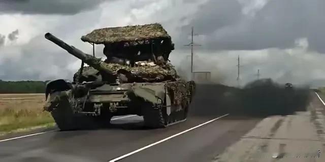 德国总是不辞余力地给乌克兰提供军事援助，并将大量的远程导弹提供给乌克兰，让他们打
