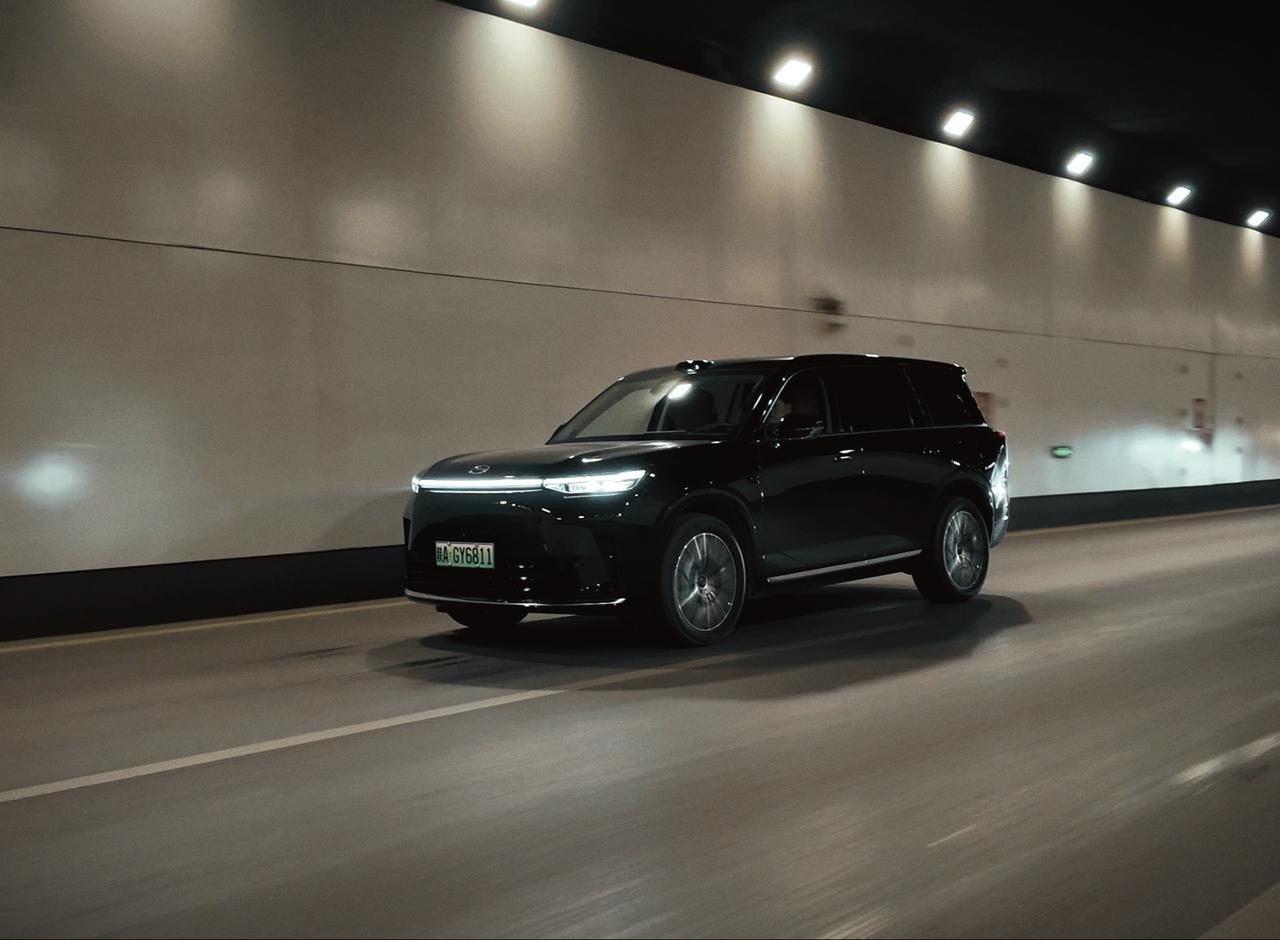 传祺在刹车调校上有点东西
很多传祺车型刹车的时候几乎不会点头（一脚跺到底除外），