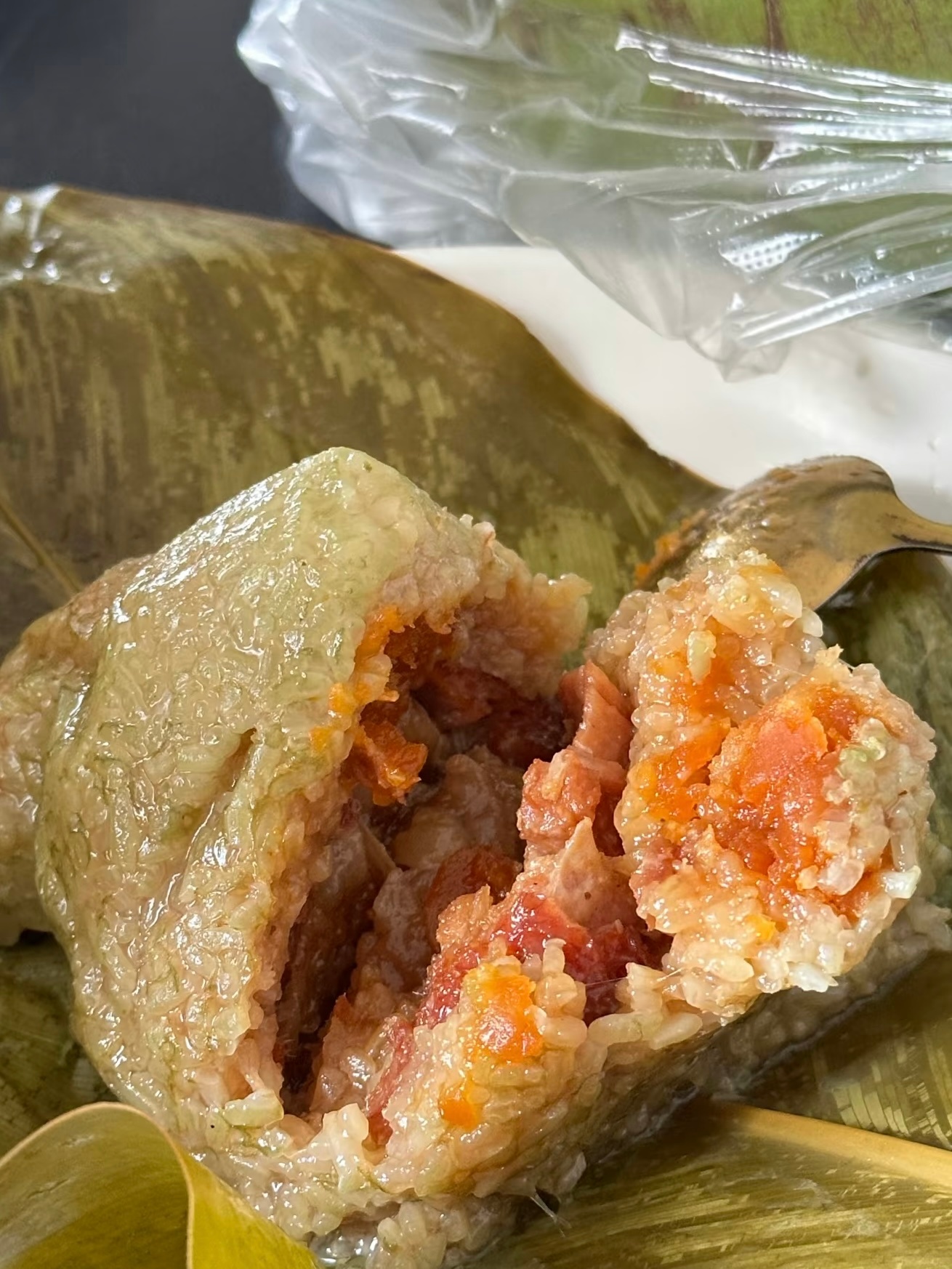 早上好，咬一口软糯的粽子，开启粽叶飘香的新一天，满满端午元气，今天也要顺顺利利黄