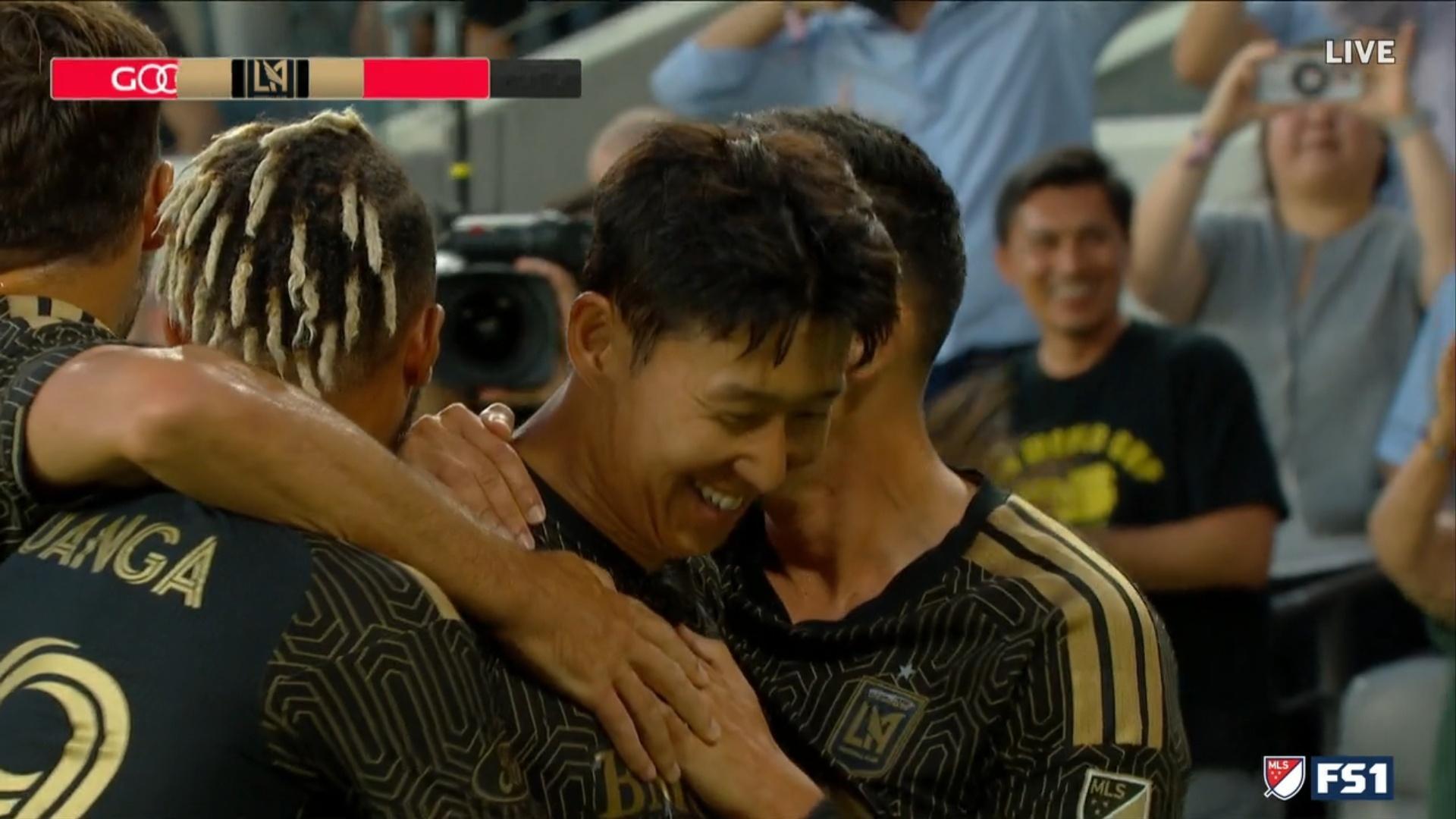 GOAL！孙兴慜禁区外踩单车后左脚劲射破门打进死角！1-0！！！ 