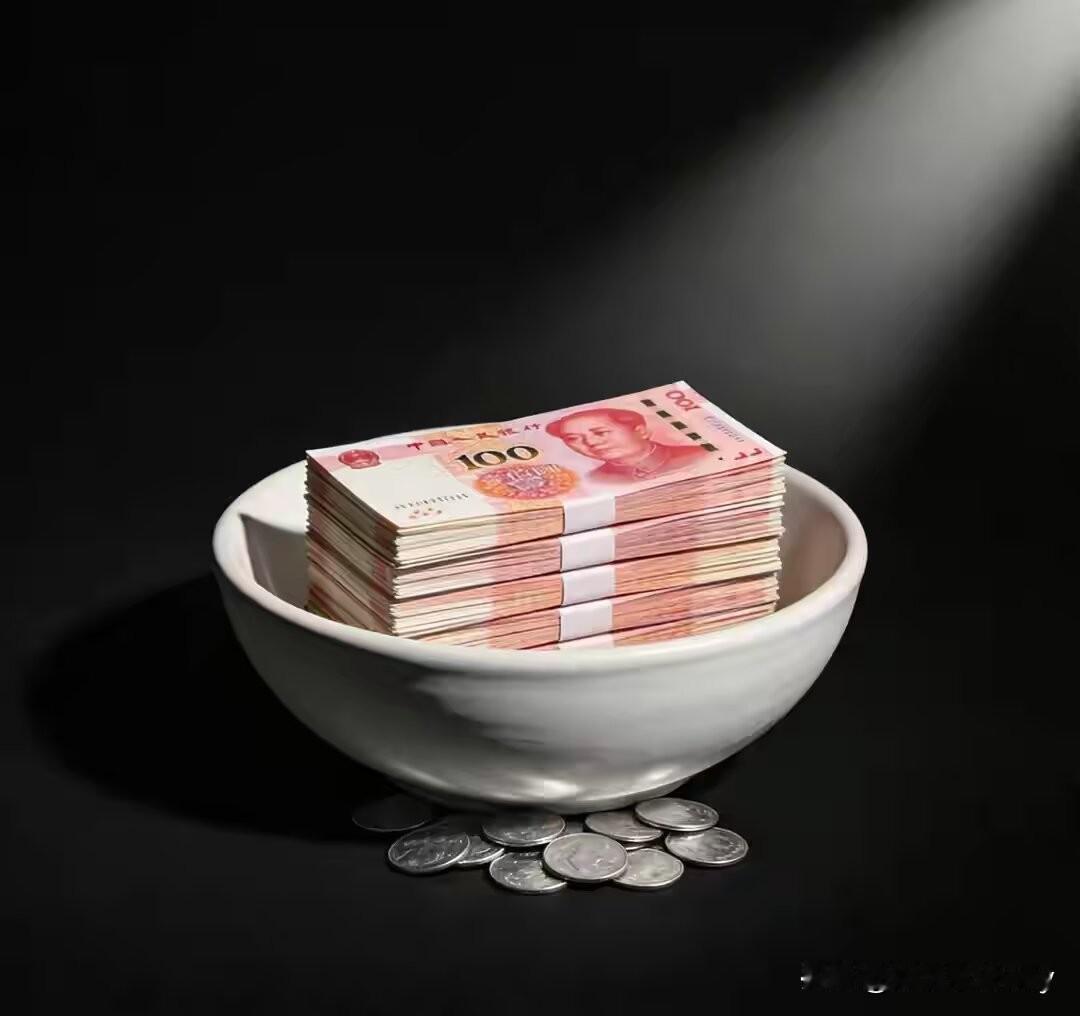 目前赚钱最辛苦的十大行业，你处在哪个位置:
​1. 外卖骑手：昼夜穿梭，风雨无阻