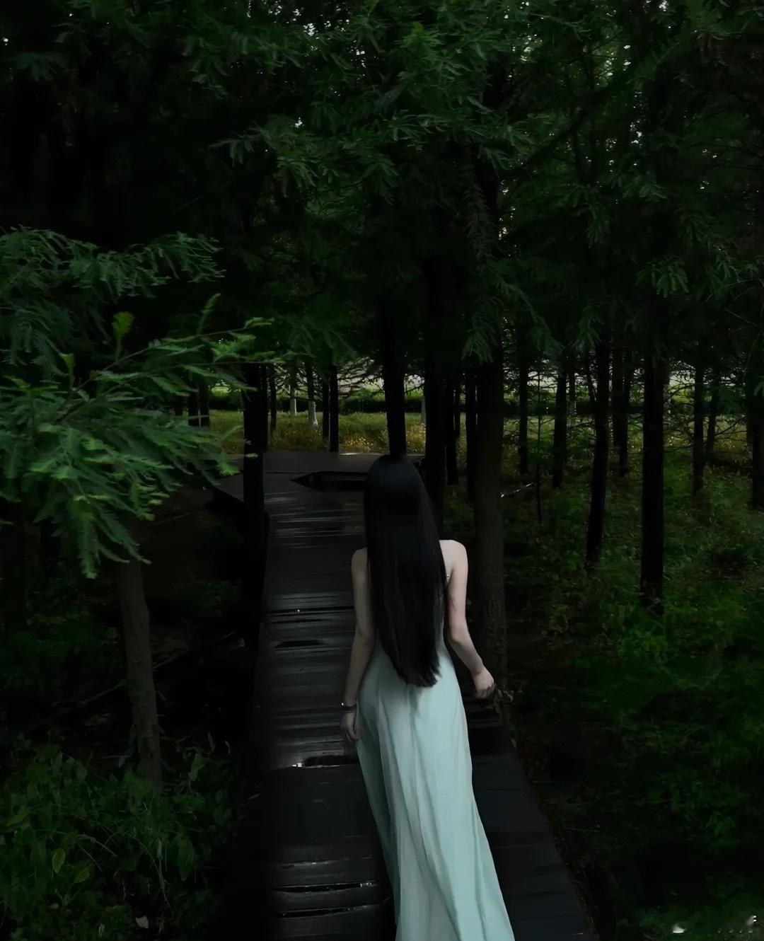 我始终相信这个世界是有磁场的，你是什么样的磁场，就会吸引什么样的能量。修行不仅仅