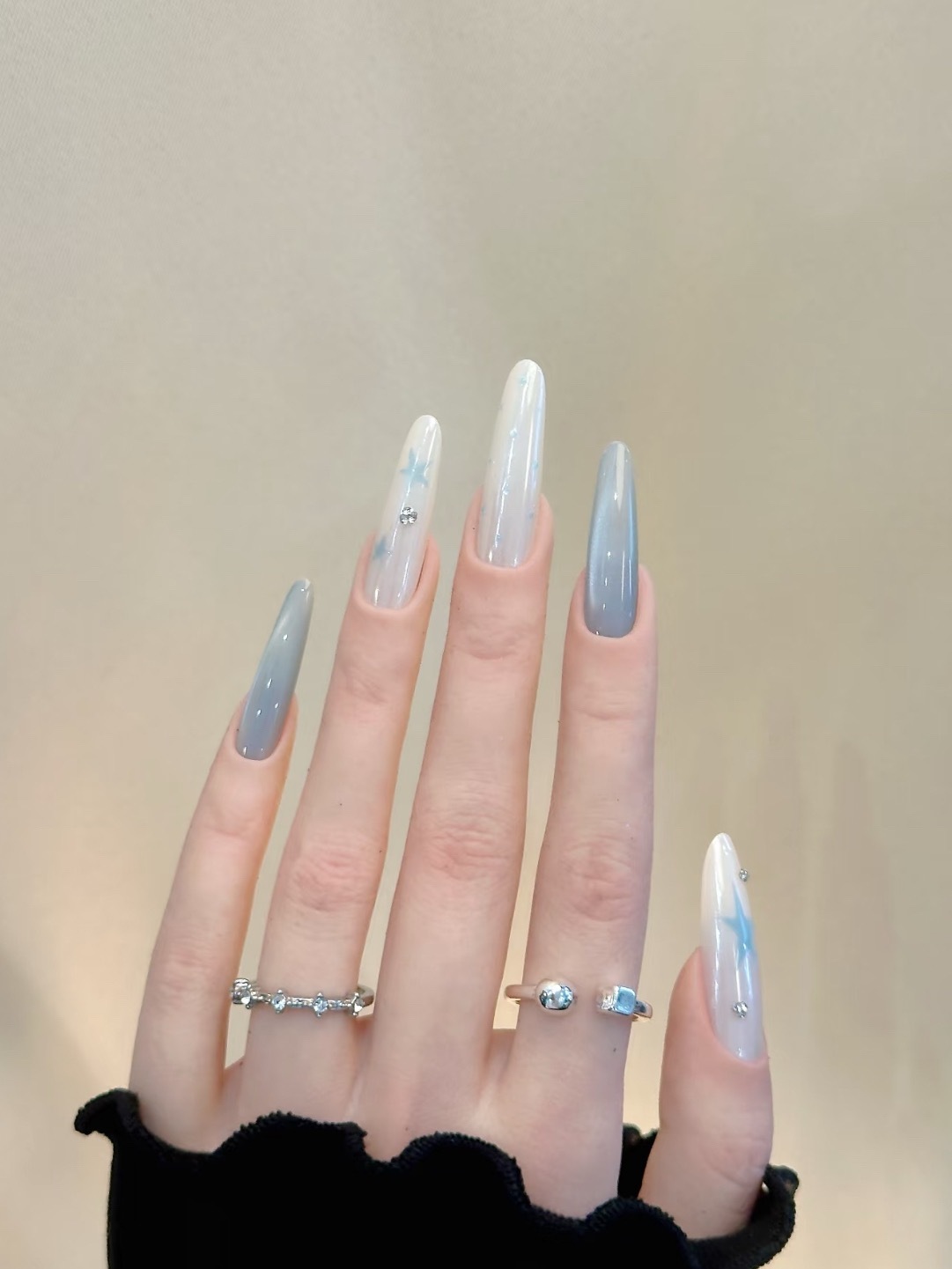 宝宝们帮我挑挑这次打算做蓝色系的😋 