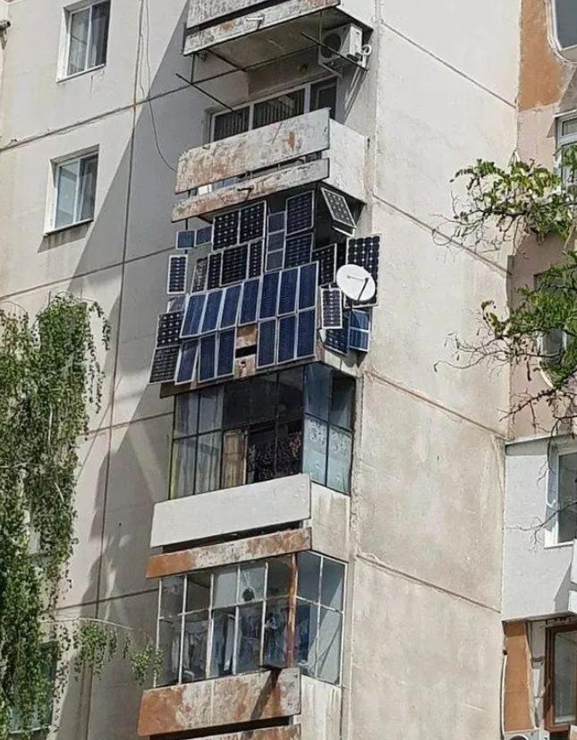 节省了一辈子，还不是跟我一样，住在这个破楼里？

所以，该吃吃，该喝喝，及时行乐