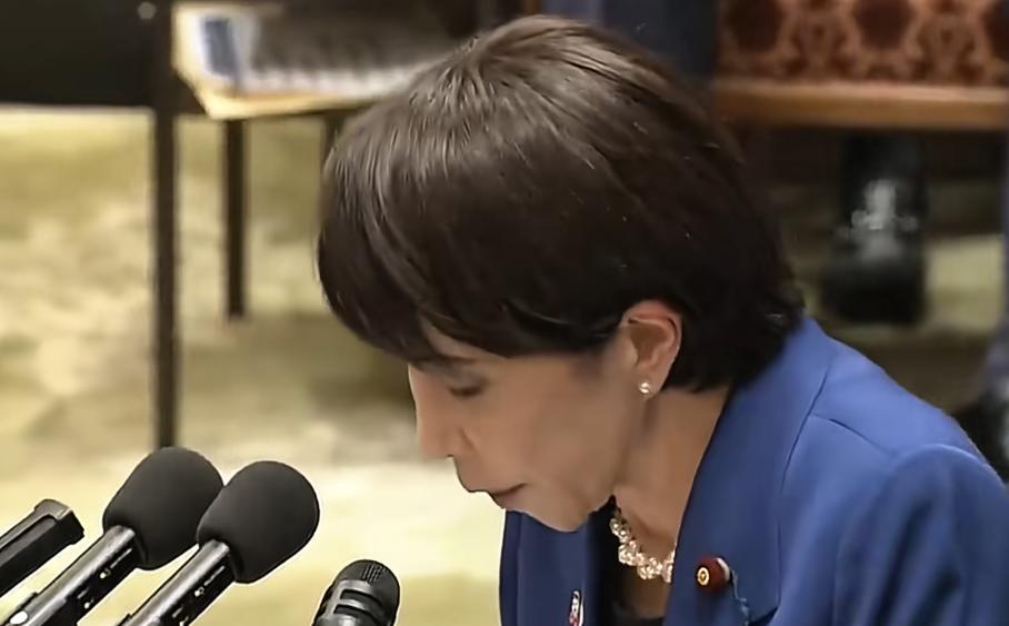 中日关系迎来超级大反转！曾经对华强硬拉满的日本首相高市早苗彻底换了画风，主动放低
