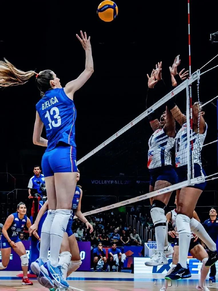 2024世界女排联赛5月16日最新战报，塞尔维亚不敌多米尼加。
(巴西里约热内卢