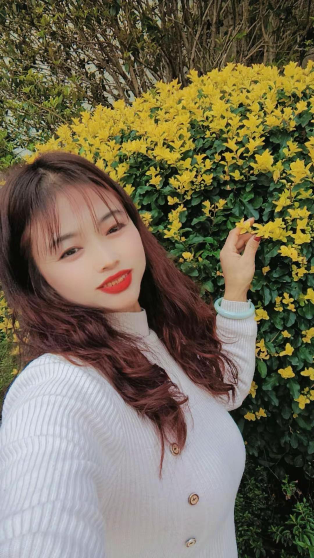 今天是三八妇女节了👧🏻来我们在花园见一面 吧😜😀😀祝所有的女神们三八妇