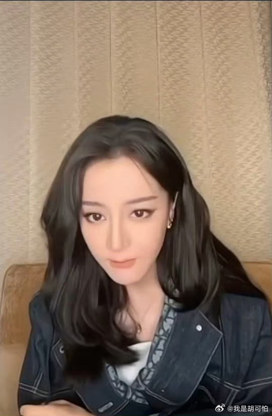 迪丽热巴软萌宝宝鬼限定上线，法度归法度，可爱归你，这台词播放率达到百分之一千，能