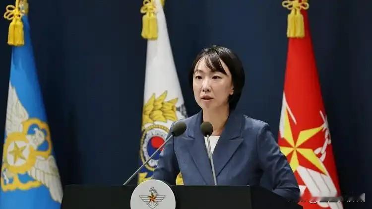 韩国足球运动员，
夺冠后的一句话，
惊动了韩国国防部，
他说相对于这块金牌……