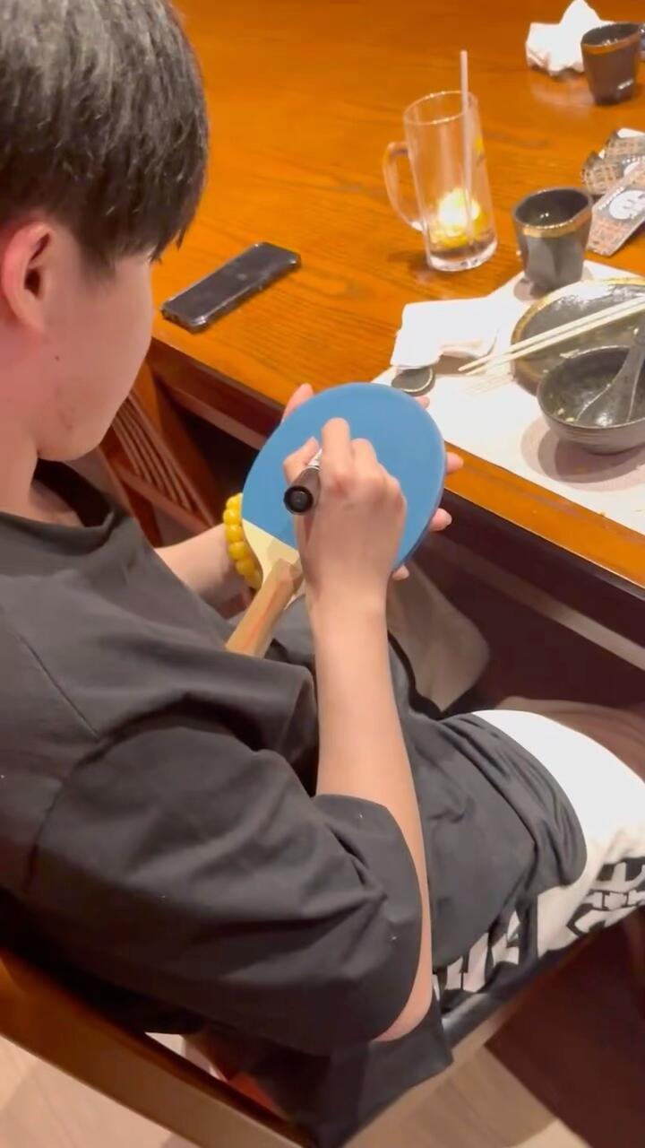 亲亲脸颊肉 ​​​