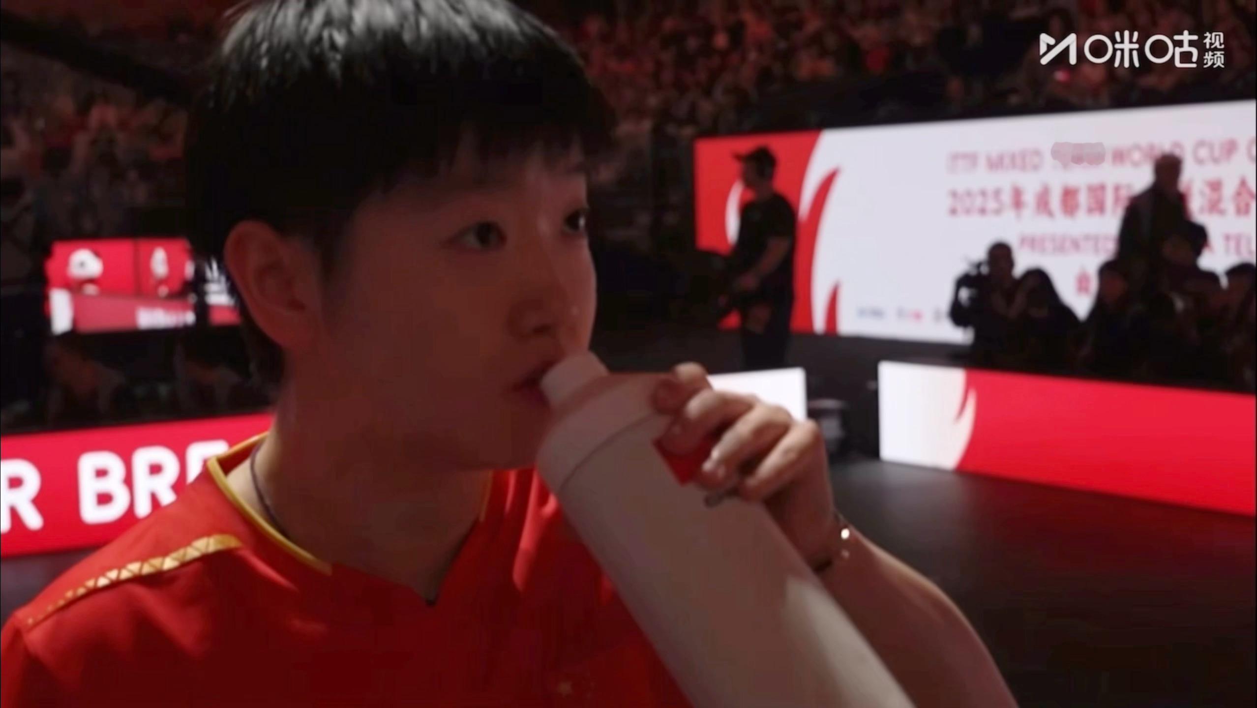 妈呀 真给我萌晕了😍😍 