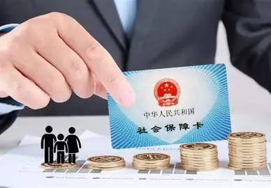 别自欺欺人了——要是所有企业强制给员工交社保，商品百分百要涨价。 社保本来就是员
