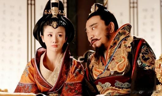 后梁太祖朱温到宰相张全义的家里度夏，竟然把他的妻子和女儿都给糟蹋了遍。张全义的儿