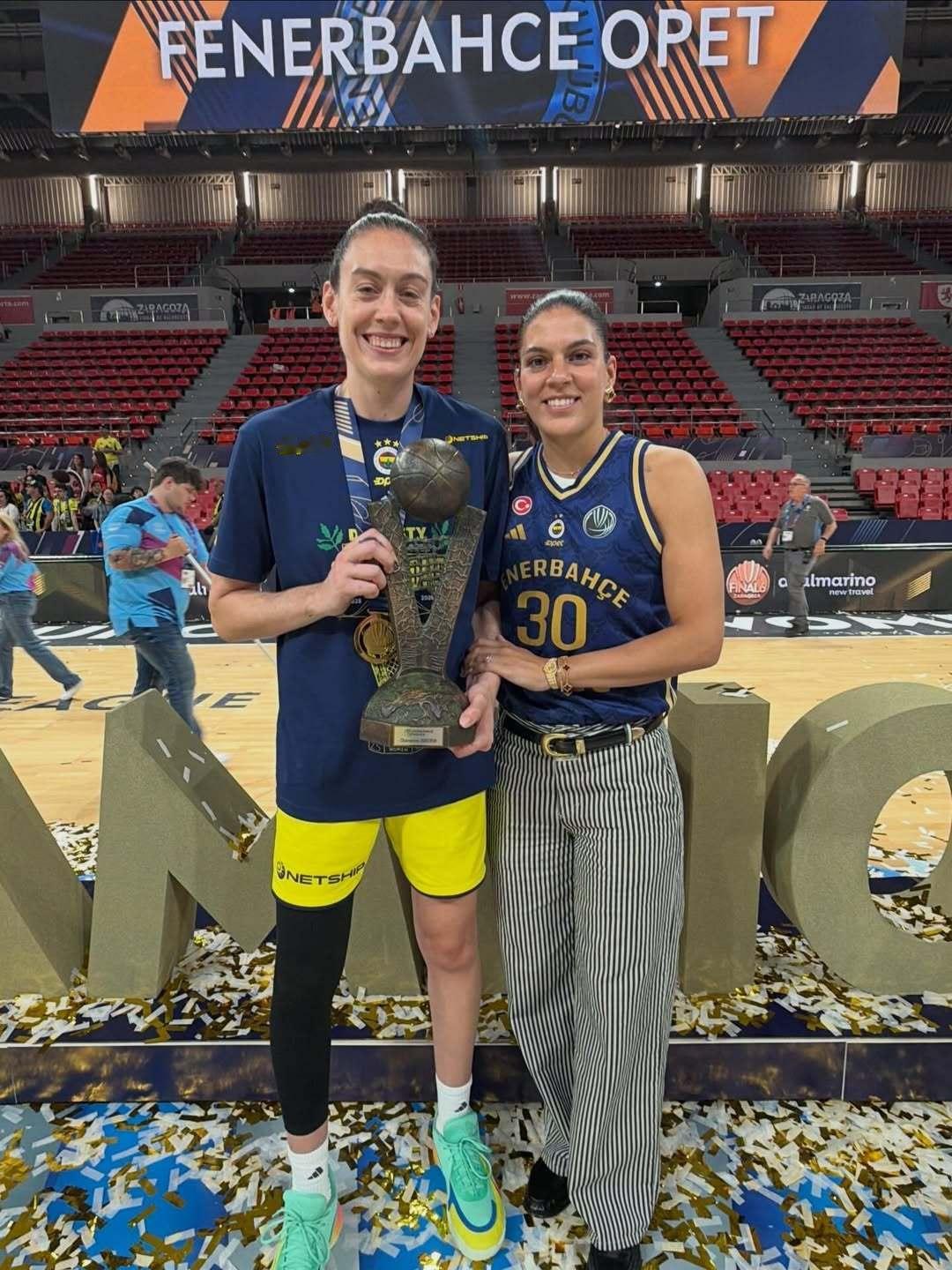 斯图更新社媒：🏆➕1 wnba