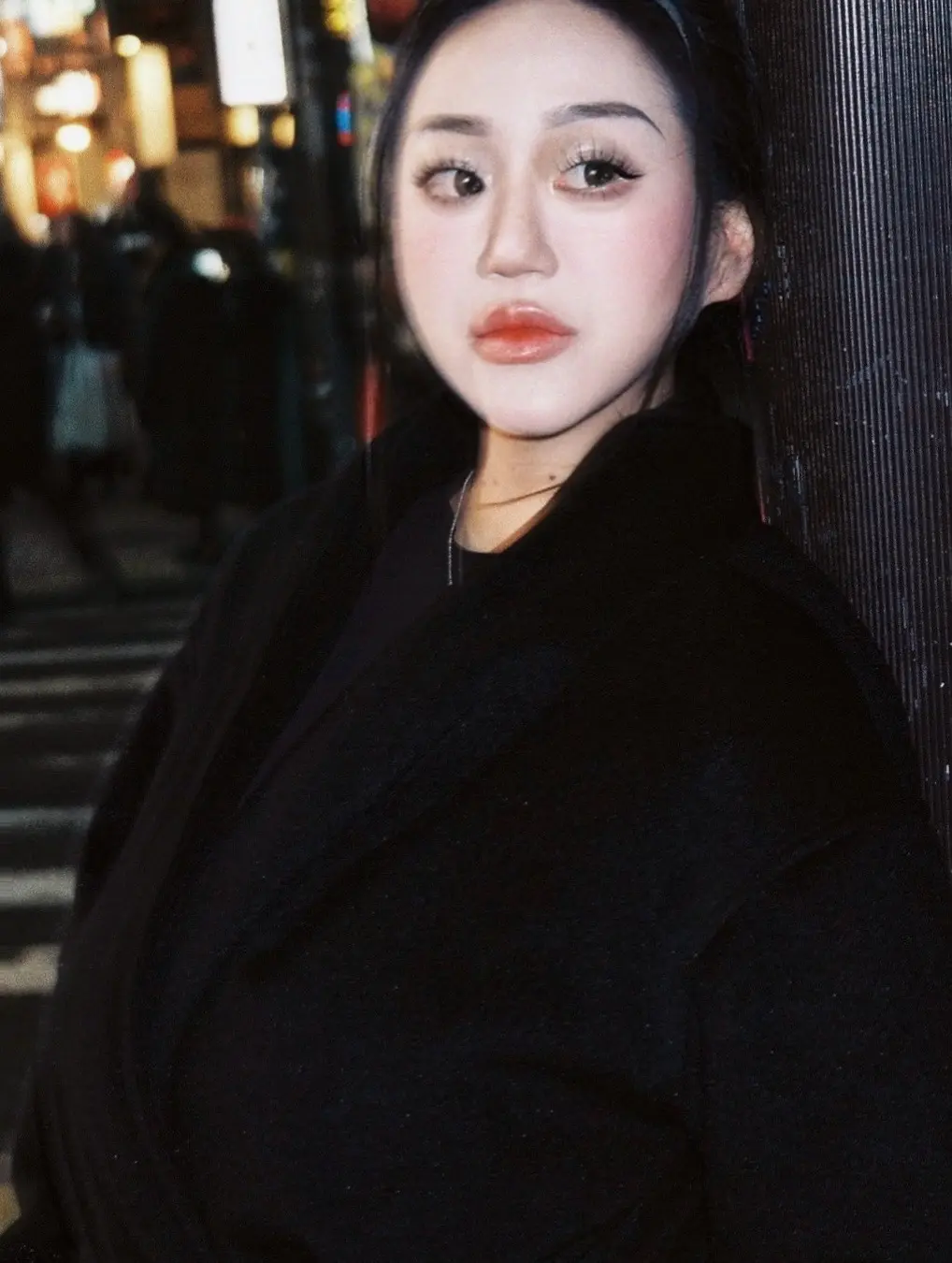 人是那么讽刺 不物质的时候也没得到真心 什么都不图的时候也没有被对得起