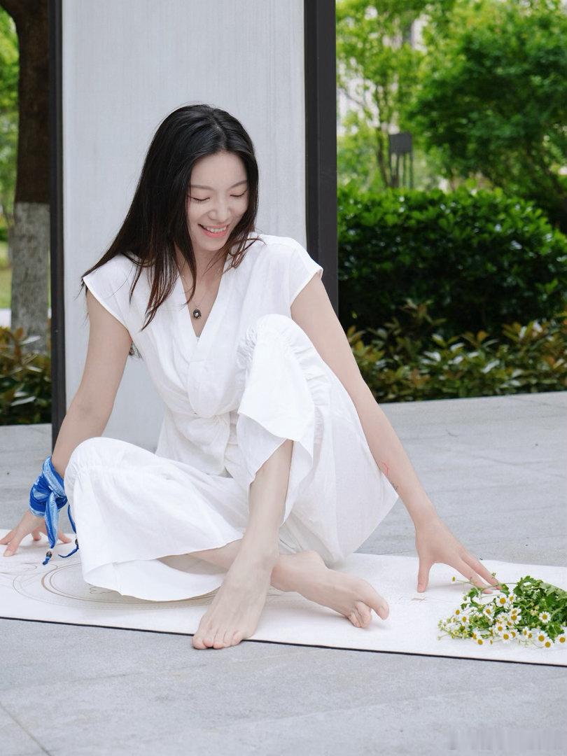 户外瑜伽｜慢下来，日子会变得很好很多人以为“放松”是奢侈品，其实它更像一种能力，