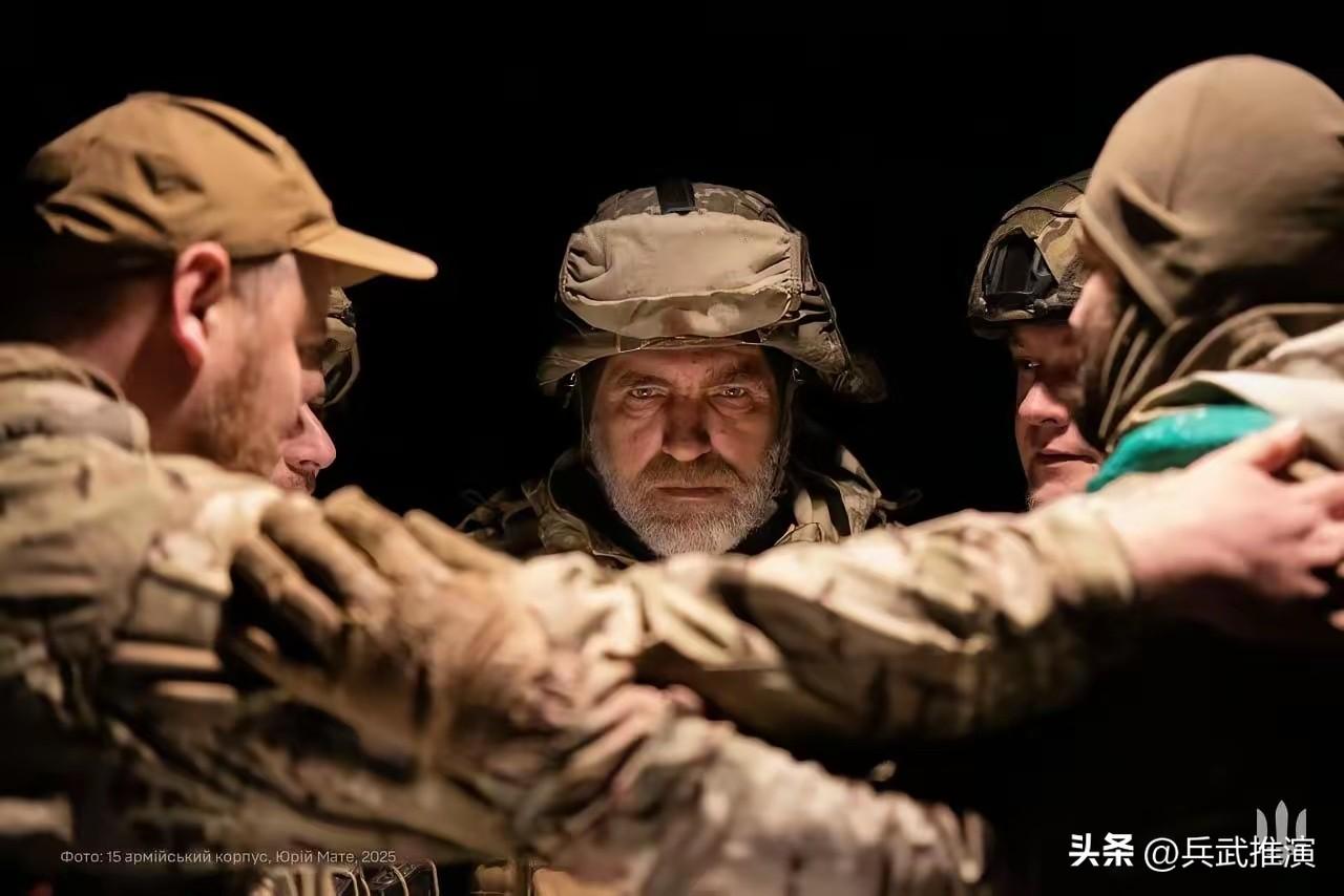 俄罗斯整个战局，最大的败笔，就是把抢占乌克兰4个州的领土，直接写进了宪法。

这