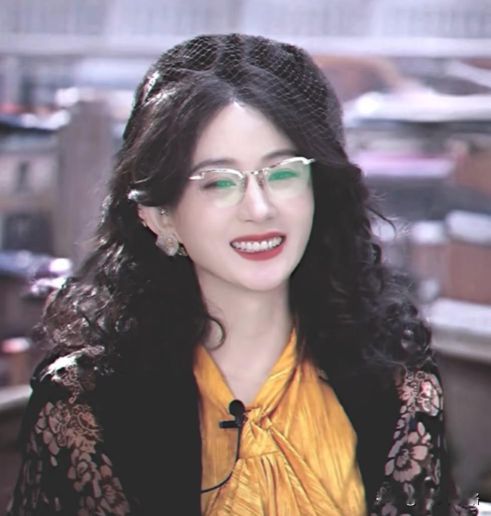 赵丽颖啊赵丽颖，

这次真的让人服气了。

拿奖不算新鲜事，但欧洲世界电影节那个