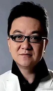 董路又开炮了，这次对准的是自己足球小将的家长。起因挺简单：小球员李昊炎妈妈接受采