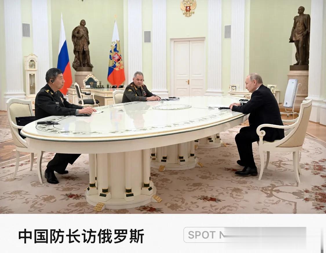 俄总统 Vladimir Putin、俄国防部长 Sergei Shoigu 与