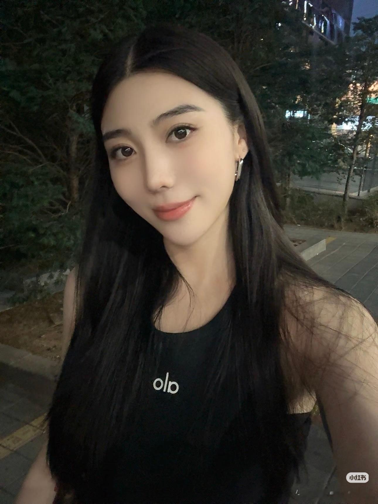 PQ教父今日没有语录，只是想提醒大家:五一快乐，好好生活，少刷微博！“蔚来可期?