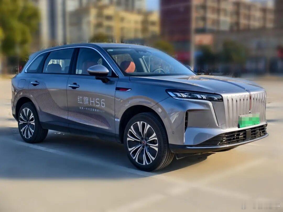 红旗HS6销售反馈：1，这家店平均每天9批首客，其中会有1批是看HS6的。客户首