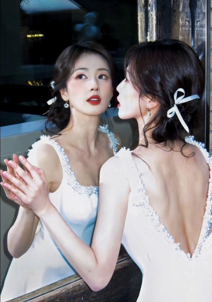 白鹿超话 bl白鹿话还没说完就翻船了 bl白鹿奔跑吧14整活海报 

우리는서로