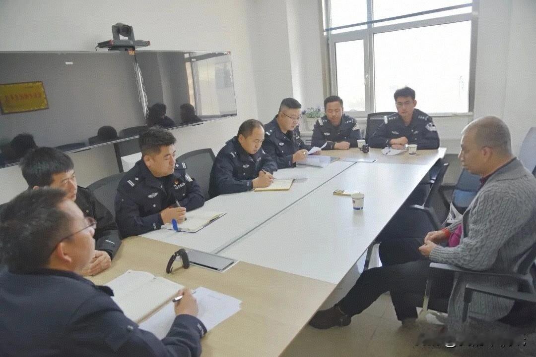 西宁这名叫“乔丹花儿”的网红大叔闯大祸了！两个号全被封，原因曝光：太能作！

哇