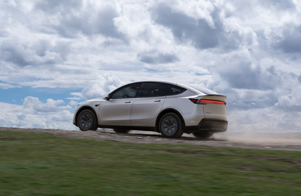 副总裁陶琳:特斯拉学历提升项目首批学员成功毕业