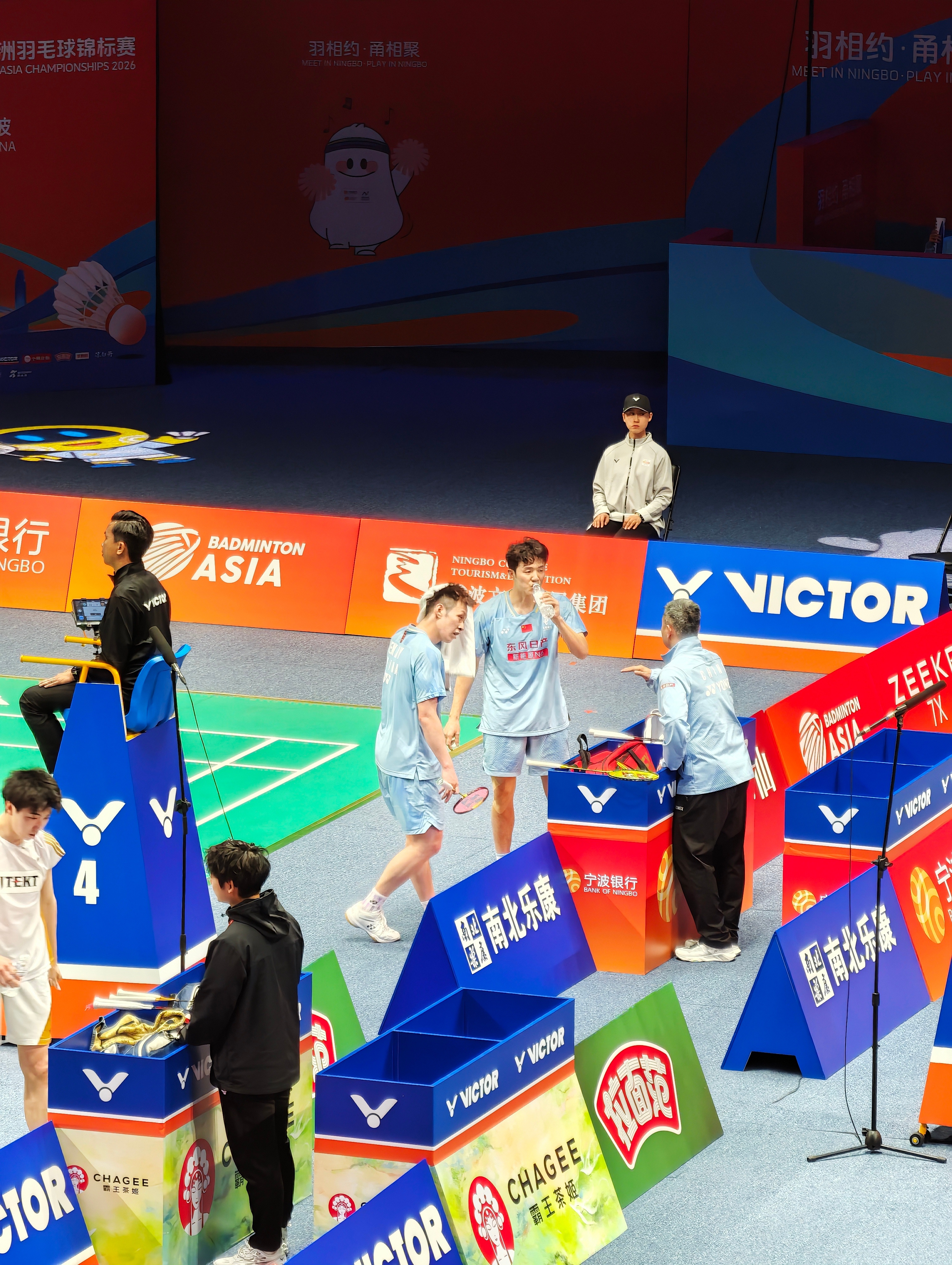 🎈头发白这么多😲中国羽毛球队亚羽争雄胜利在握2026年羽毛球亚锦赛