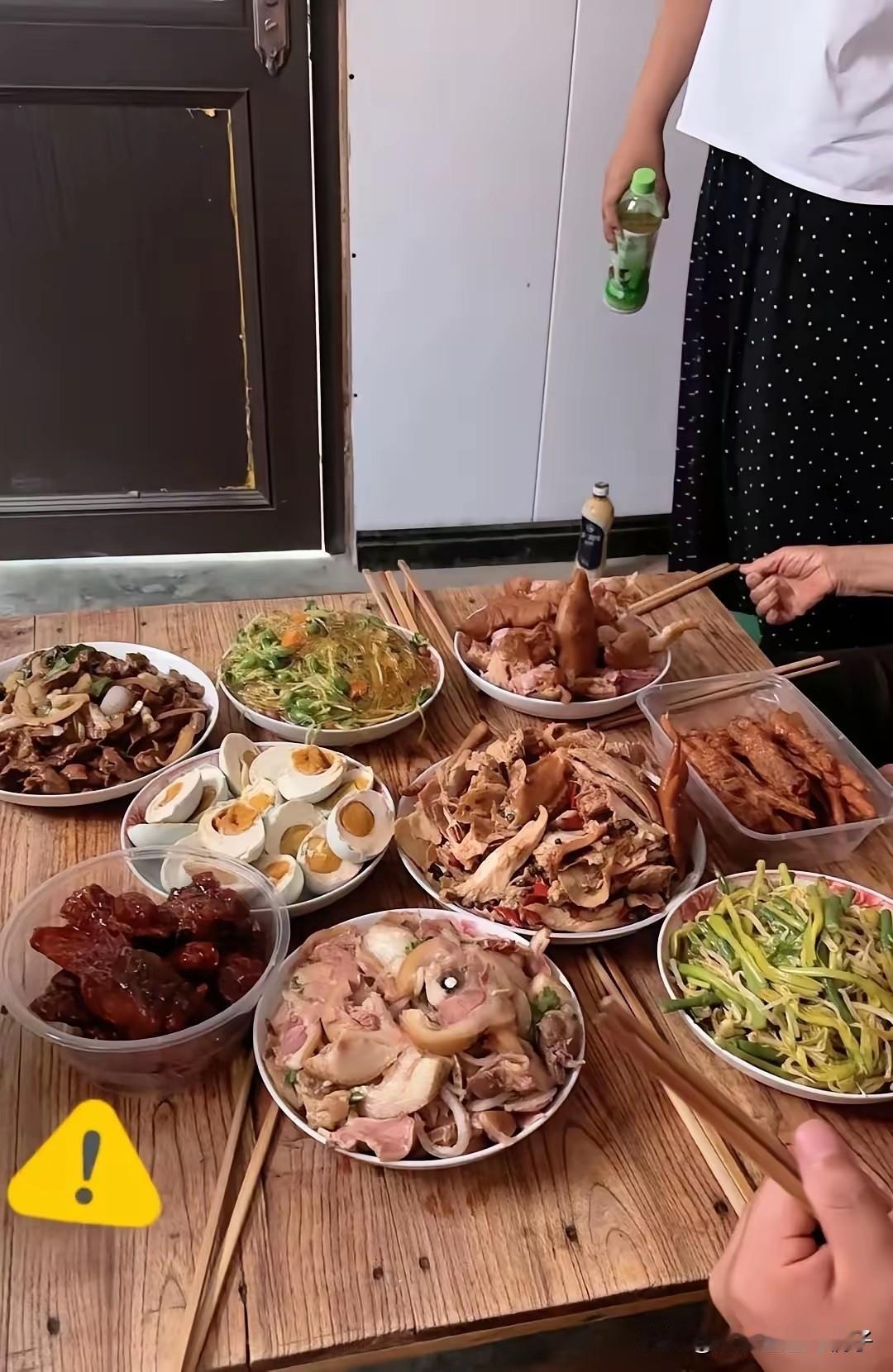 主人家这伙食炫得……我竟然哑口无言！