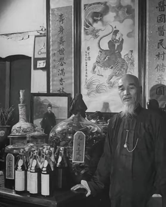 银元时代的大上海老中医有多挣钱：三根手指堪比铸币机，豪奢巨富
 
丁甘仁去世那年