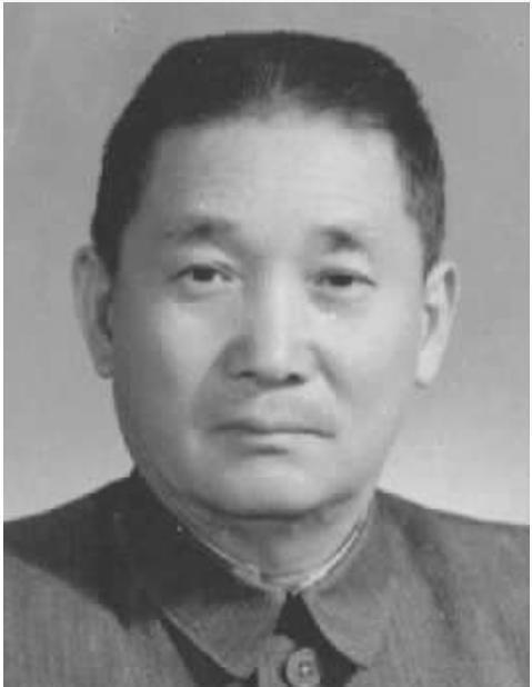 新中国命名方案在1949年引发争议，张治中建议去掉两个字，毛主席认真听取意见并表
