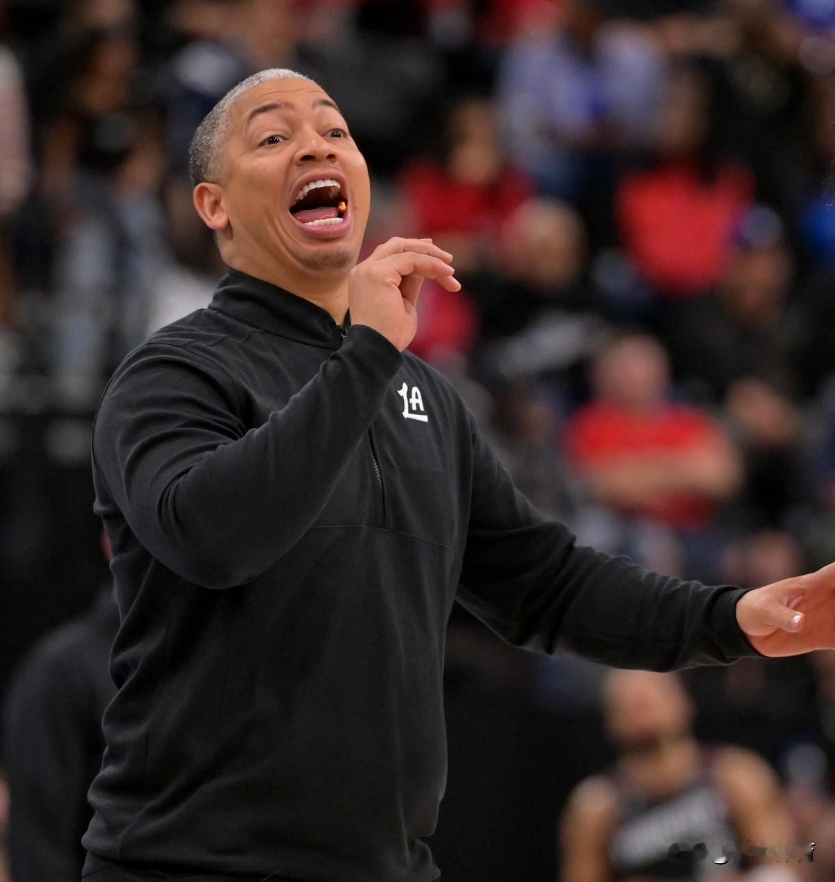 泰伦卢命真硬，主教练工作又能保住了！他最应该感谢伦纳德：

1、快船这个赛季战绩