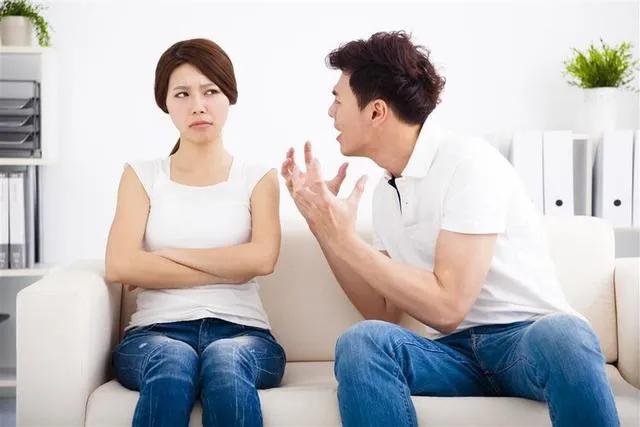 女人离异后究竟是再婚好，还是单身好？

小军知道同事小香离异后，便热心地为她介绍