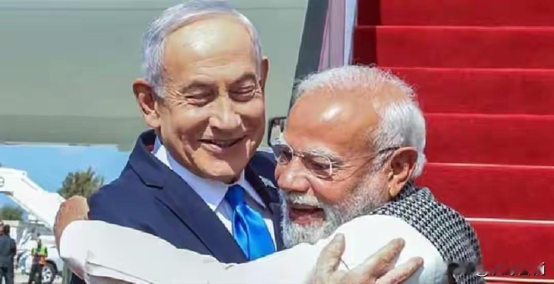 莫迪带印度与以色列结盟。
莫迪改变了印度曾经的不结盟政策。
莫迪改变了中东的战略