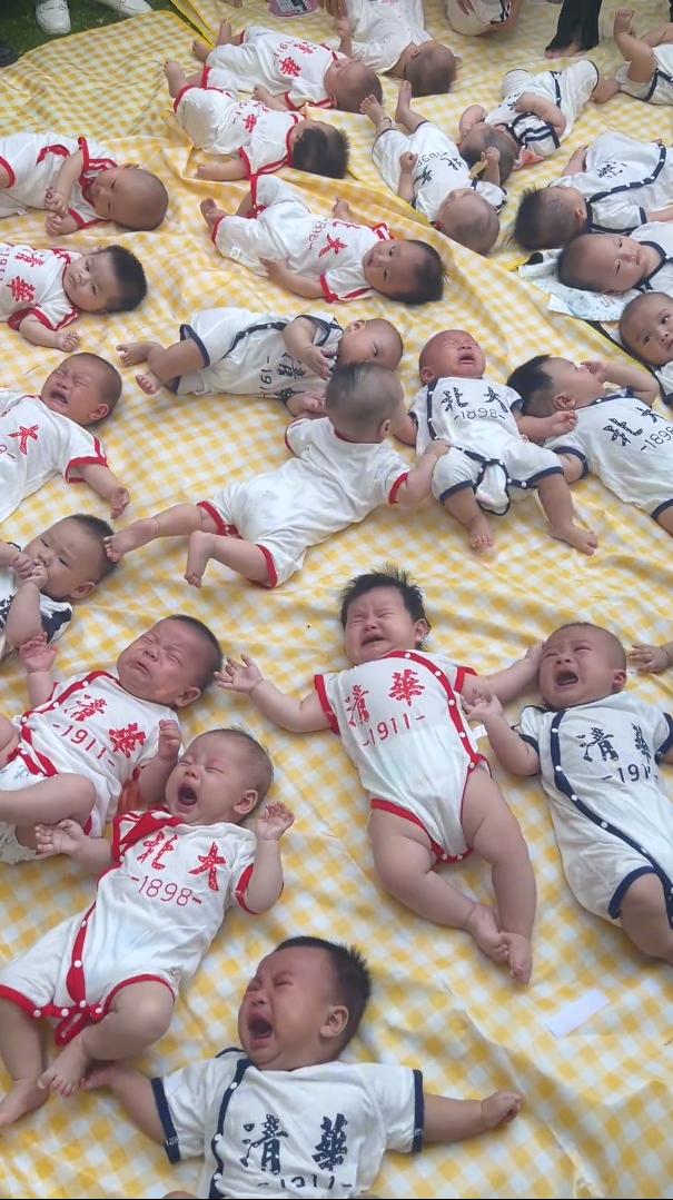 别人不是清华就是北大，你给孩子整个蓝翔？[捂脸]