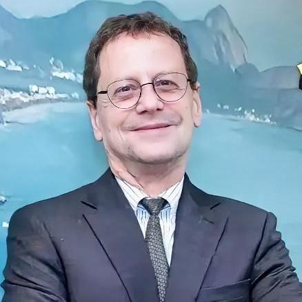 “台独”分子一听到巴西驻台商务办事处处长桑路易说的这句话，本就濒临破碎的那刻“玻