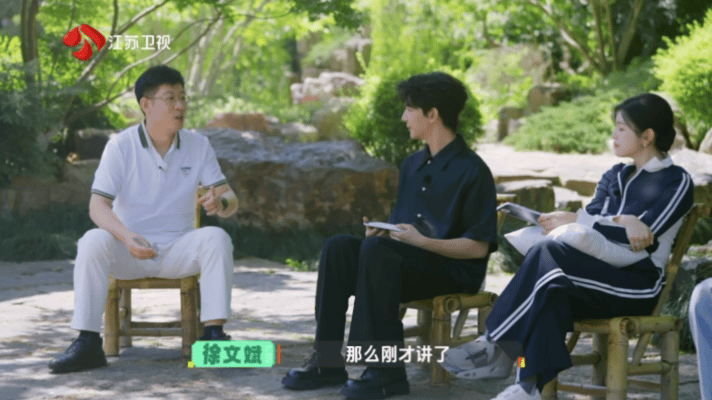 低头玩手机等于脖子扛大米啊啊啊啊啊颈椎我对不起你！！这个科普看完我都出汗了，俺们