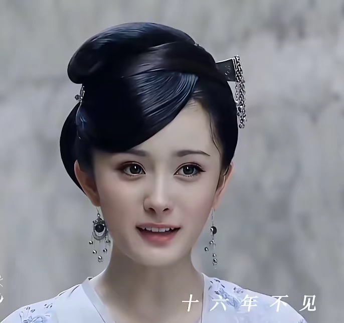 年轻时候的杨幂真是太漂亮了，水汪汪的大眼睛，特别灵动，太美了，多看一眼都会让人沦