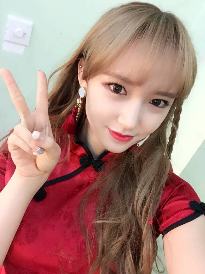 期待程潇哔哩哔哩大年初一联欢会，发一组古早小福娃潇潇🧨 