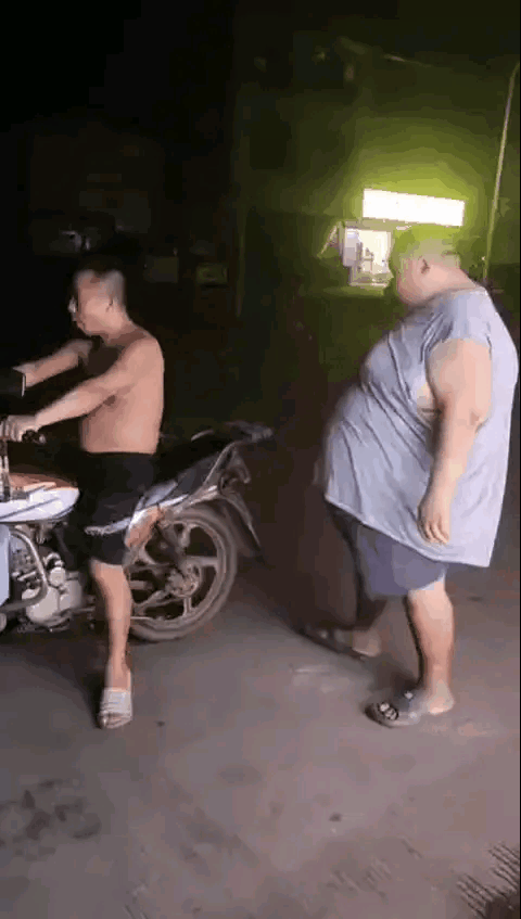 摩托车负重超标了