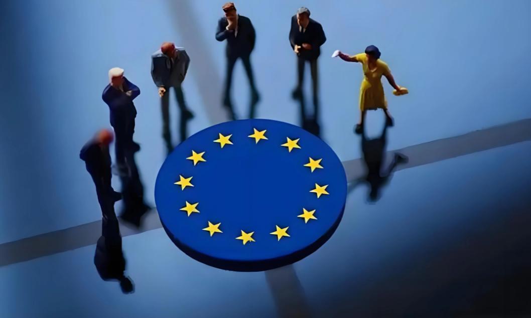 中东这把火已经烧到欧洲，中国淡定喝茶，欧盟却慌得想“吃回头草”。

中国是“手中